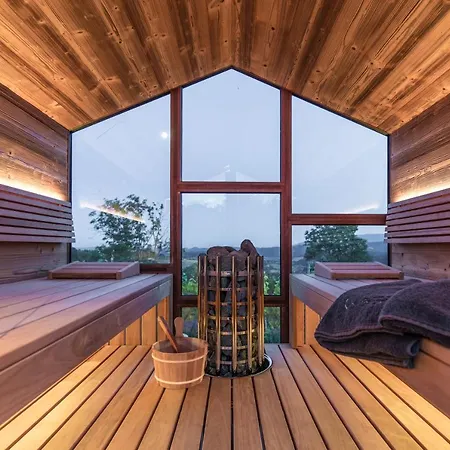 Holiday home Winzarei, Weingut Tement Berghausen