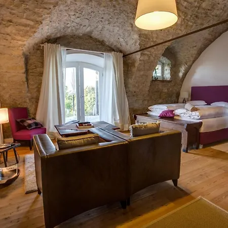 Winzarei, Weingut Tement * Berghausen