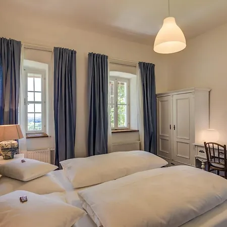 Winzarei, Weingut Tement Holiday home *