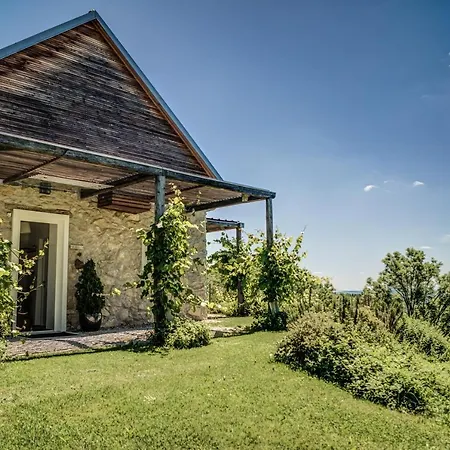 Holiday home Winzarei, Weingut Tement Berghausen