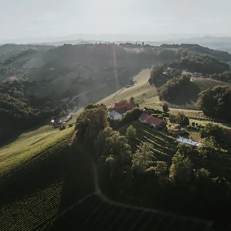 Winzarei, Weingut Tement * Berghausen