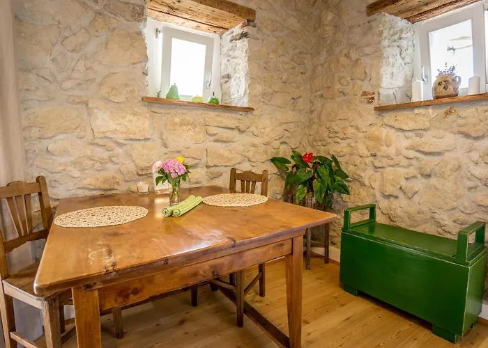 Winzarei, Weingut Tement * Berghausen