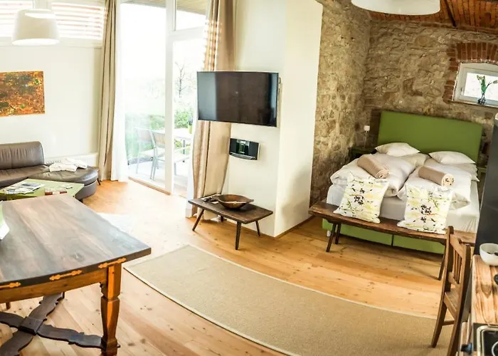 Hébergement de vacances Winzarei, Weingut Tement Berghausen