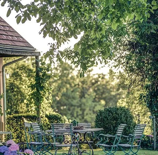 Semesterbostad Winzarei, Weingut Tement Berghausen